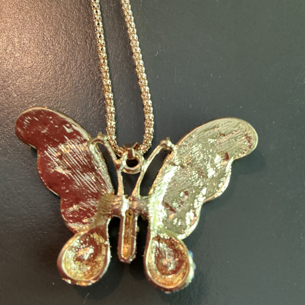 NWT BETSEY JOHNSON signed rhinestone BUTTERFLY NECKLACE - Picture 10 of 10